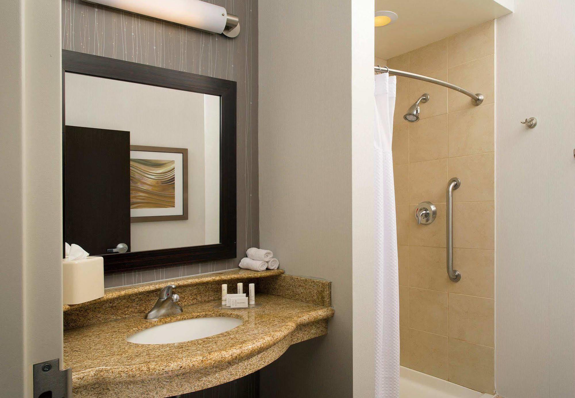 Courtyard By Marriott Wichita Falls Exterior photo